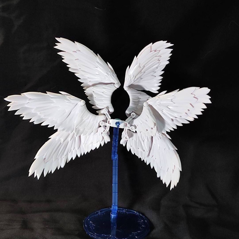 White And Black Six Feathered  - Action Figure Stand 评论和价格